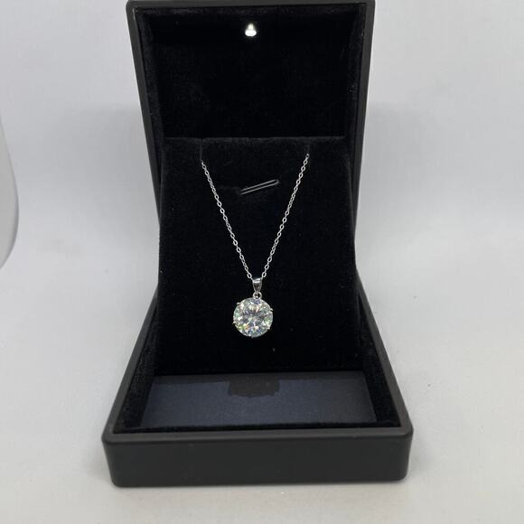 Beautiful 5 Ct Moissanite Diamond Necklace Pendant W/ Chain 18K Finish Brilliant - Picture 7 of 12
